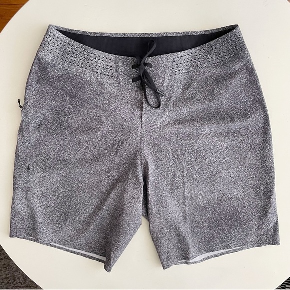 Lululemon Men’s Current State Short 9" Gray Size 30 - Picture 1 of 9